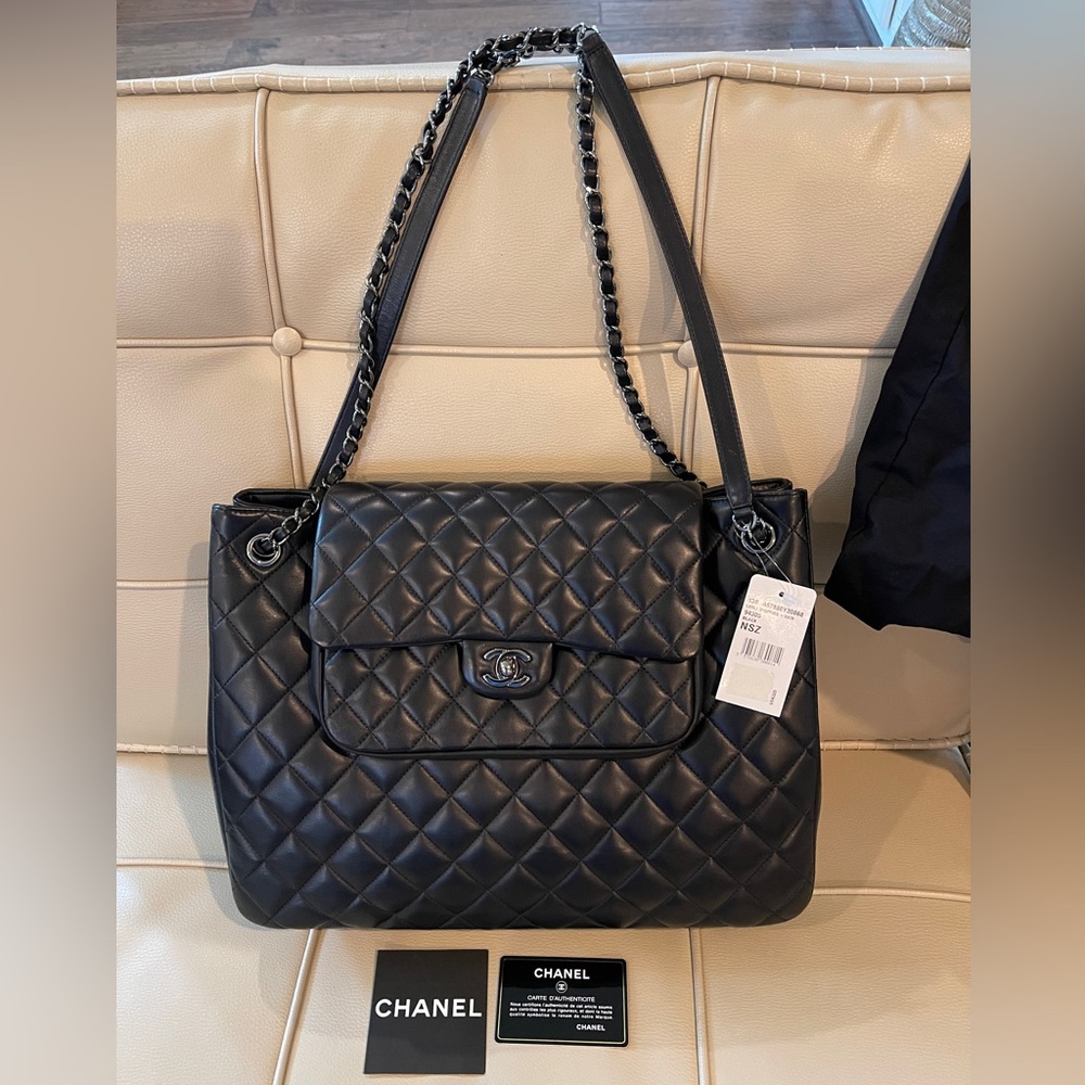 Chanel Large Shopping 30CM Black Cavier Lambskin NWT, original box. Authentic